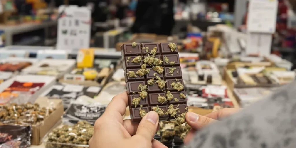 weed infused chocolate bar edible thc cannabis dessert