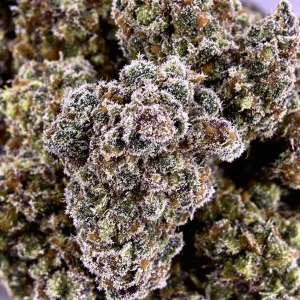 Best 70/30 Indica Dominant Strains for Relaxation and Relief